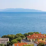 Bella Vista