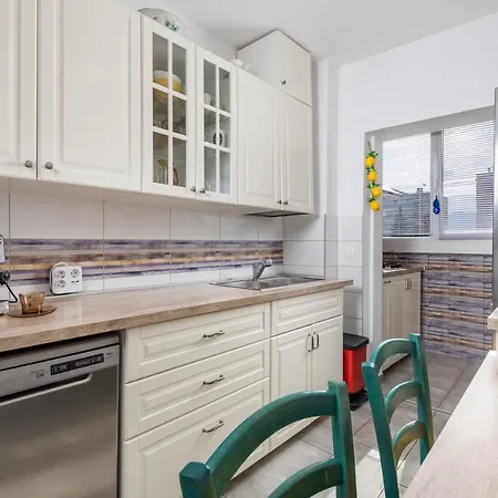 Bella Vista Apartment *